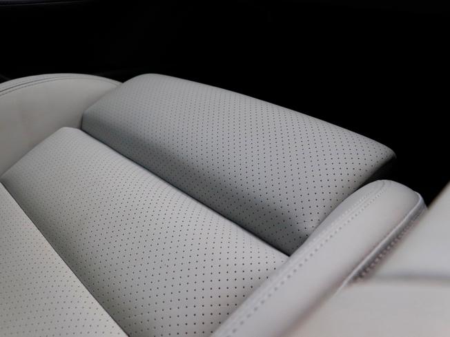 Porsche TAYCAN Photo 29