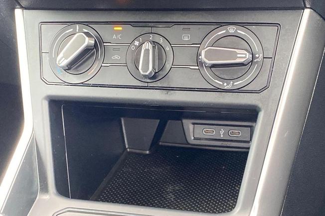 VOLKSWAGEN Polo Photo 12