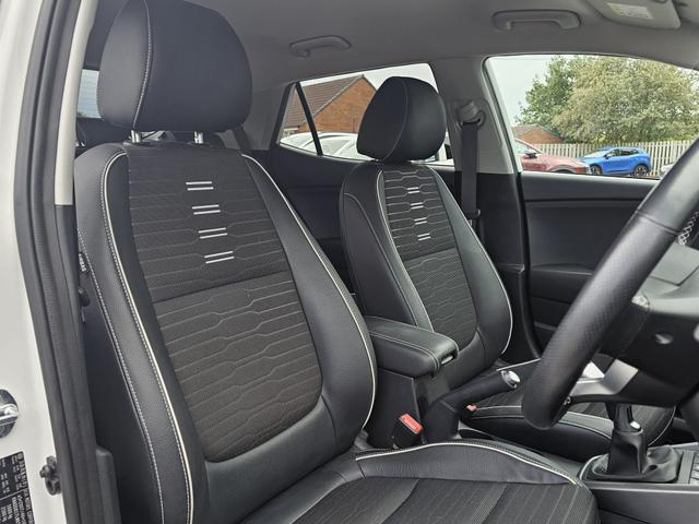 Kia Stonic Photo 5d23154f-d4da-4517-ac40-86c6ea9cc4a2.jpg