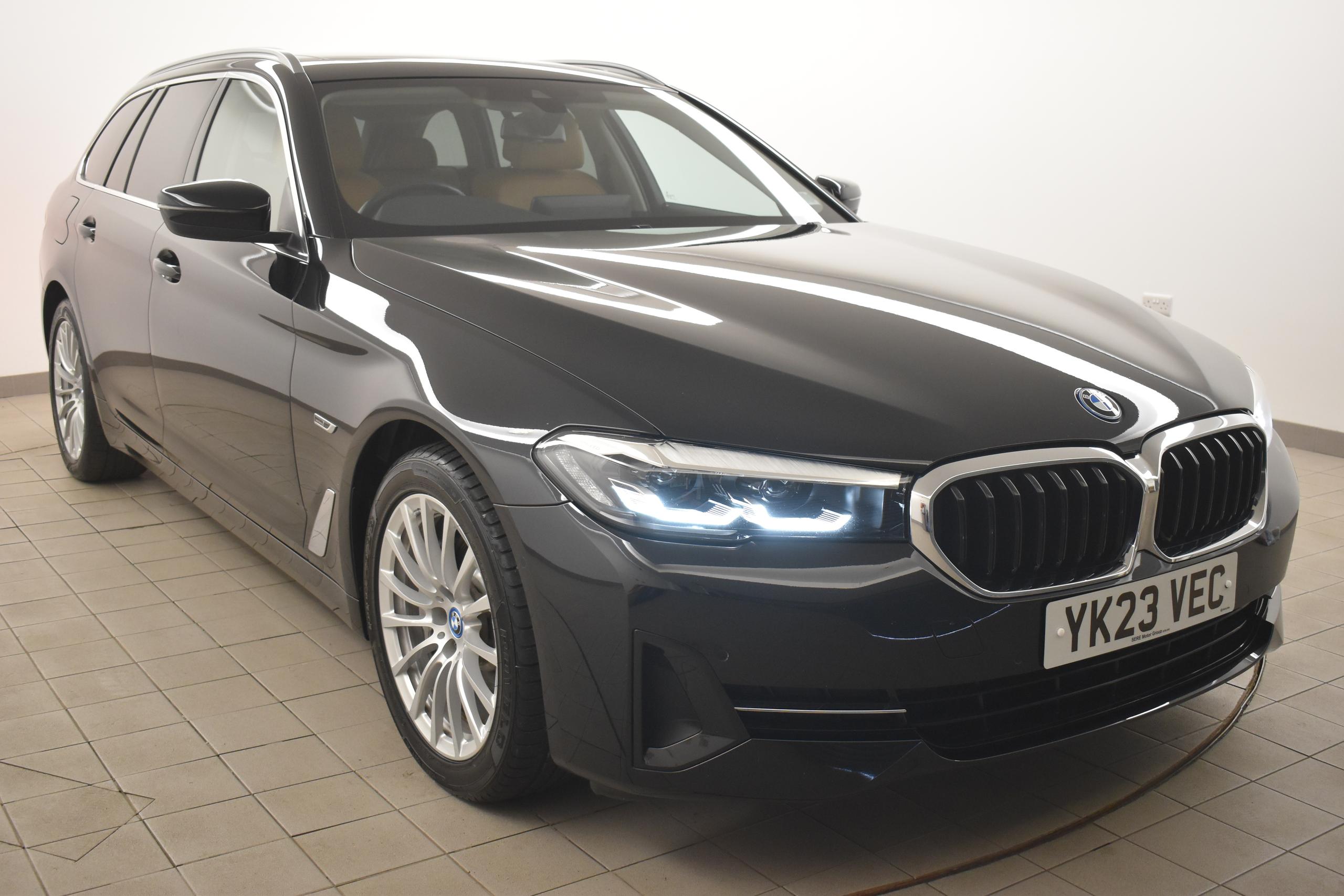 2023 BMW 5 SERIES 530E SE 5DR AUTO MILEAGE 35,479 FUELTYPE HYBRID TRANSMISSION AUTOMATIC PRICE 433.11... photo