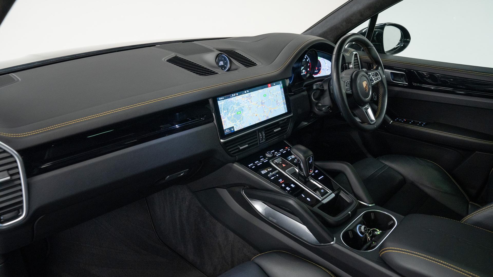 Porsche Cayenne Photo 5d40507f-cd42-4ba1-a7b7-a7609d4ad3b7.jpg