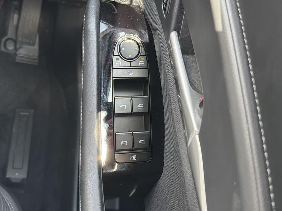 Mazda CX-30 Photo 5d4b1403-ca7c-4ec6-9409-a05ab6eb2a77.jpg