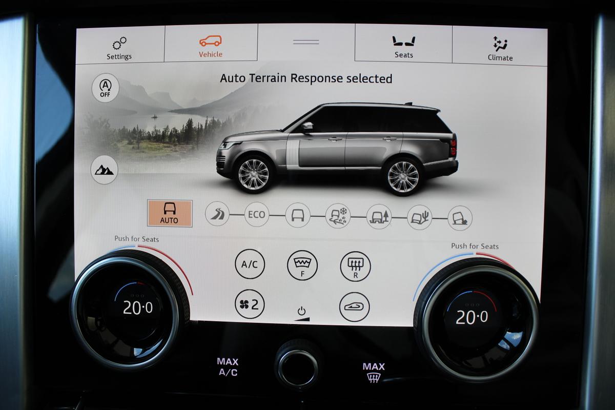 Used 2018 LAND ROVER RANGE ROVER AUTOBIOGRAPHY £39,950 at H.R. Owen