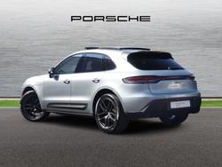 PORSCHE Macan Photo 2