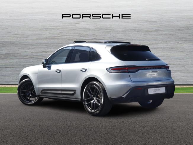 PORSCHE Macan Photo 2