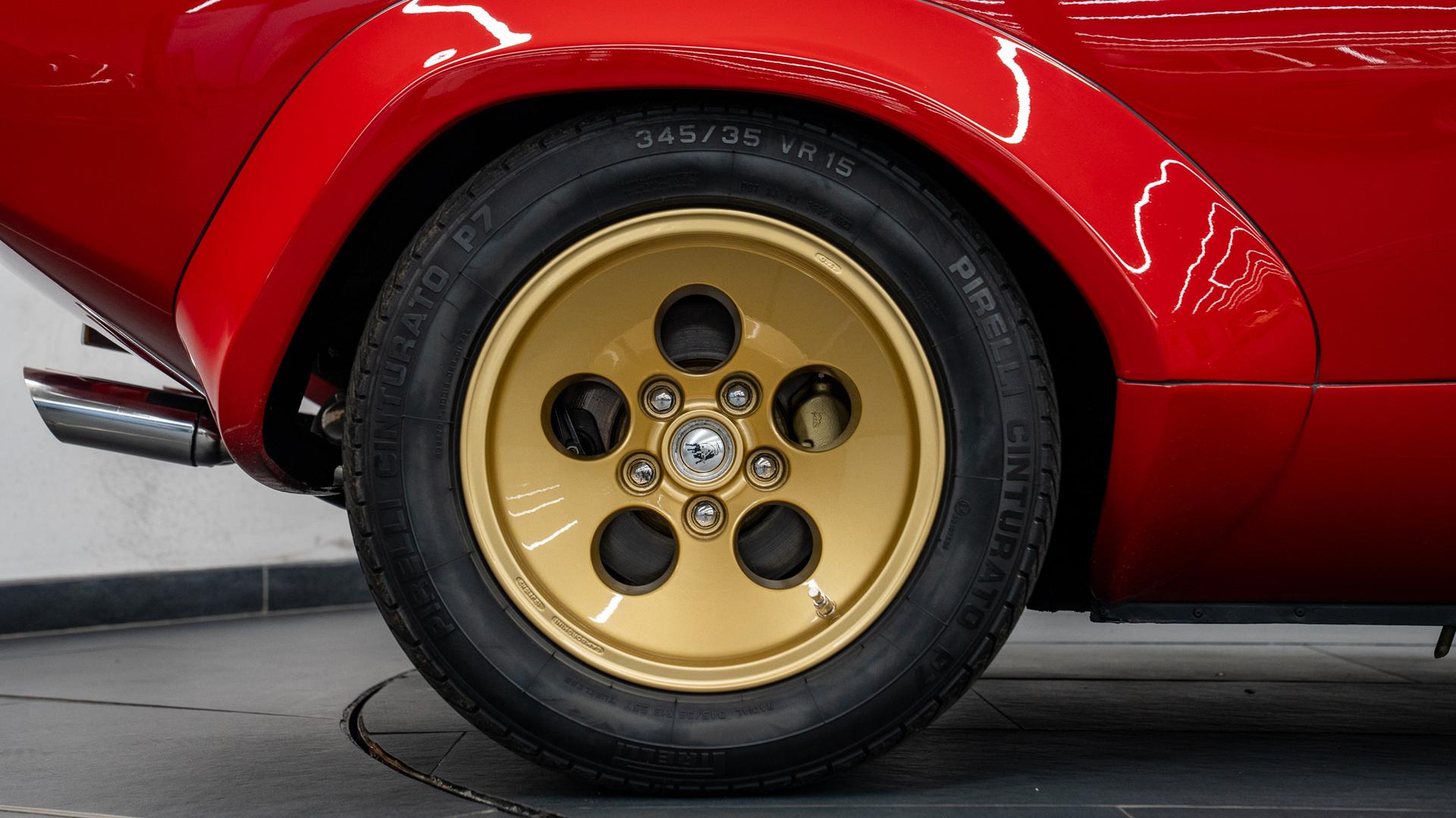 LAMBORGHINI Countach Photo 5d64bcf5-c50b-45be-857f-adc305f2281b.jpg