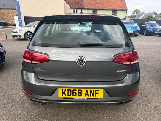 Volkswagen Golf Photo 5d7a4a7b-53df-45c6-a558-3b5ebf985044.jpg