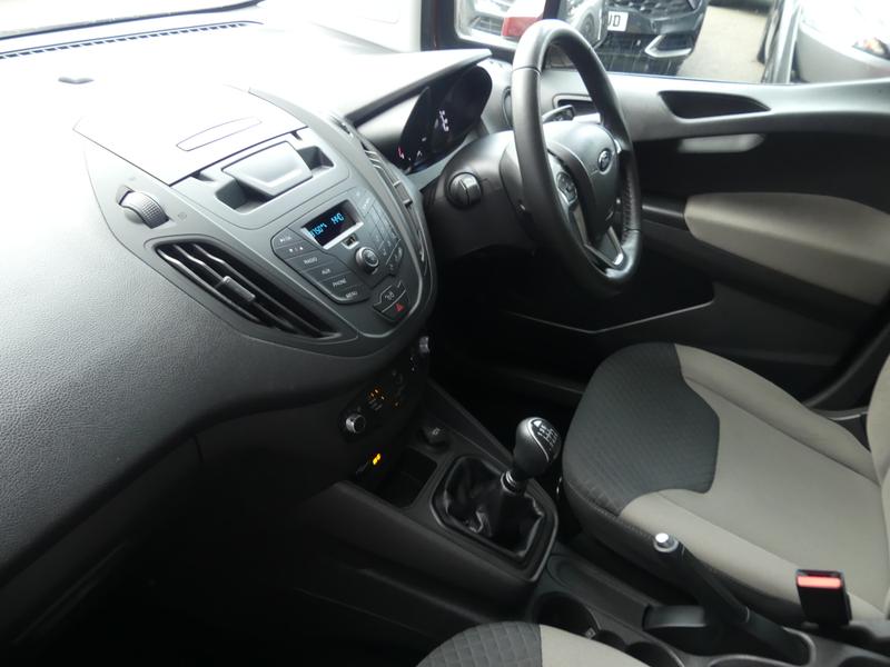Ford Tourneo Courier Photo 5d93149e-0d34-46da-b495-fade97780bc2.jpg