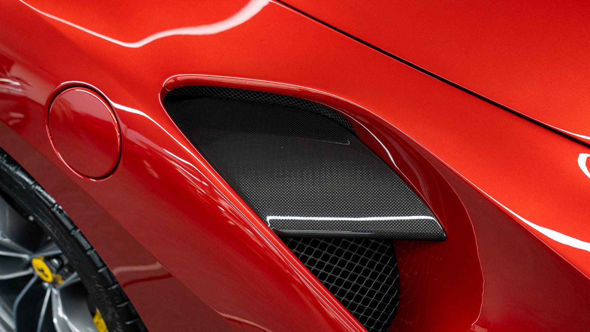 Ferrari 488 Photo 5d9bd54a-081e-41be-8644-6ac58b38bffd.jpg