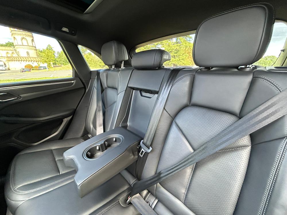 Used Porsche Macan RA71BBJ 32