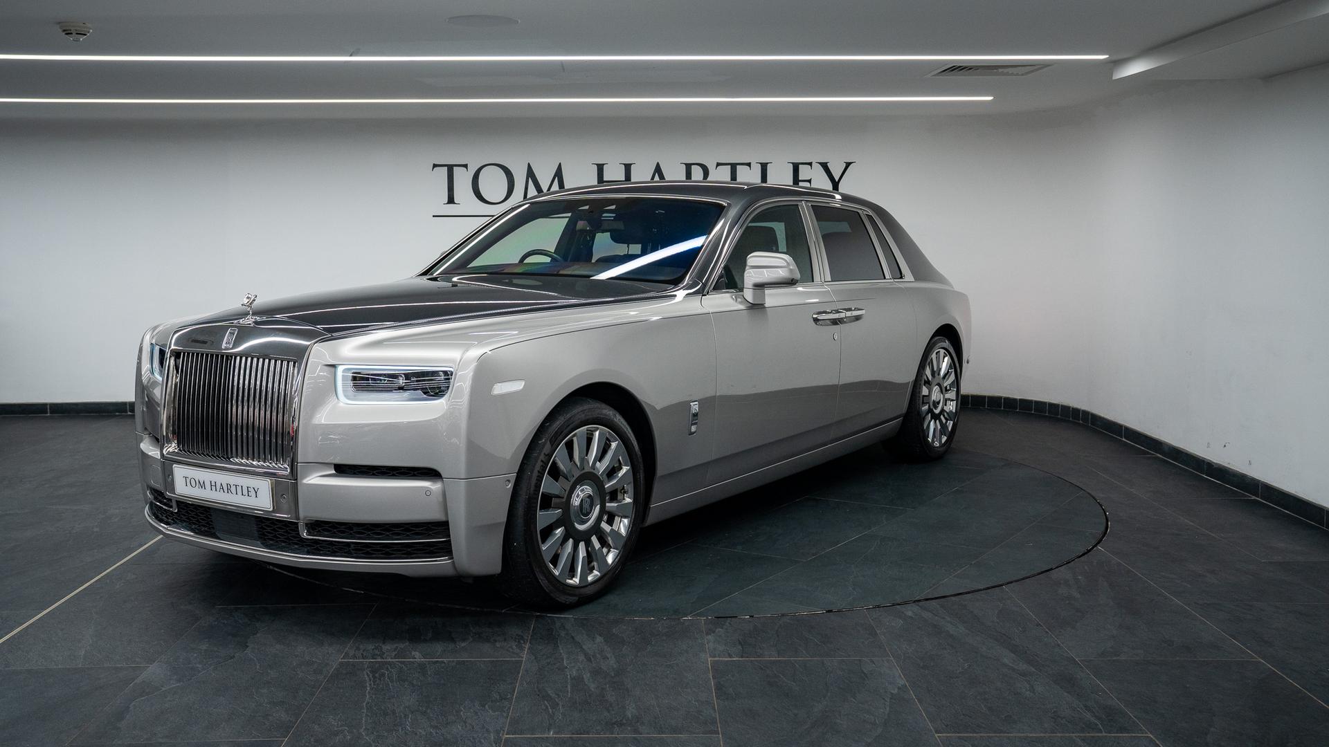 Rolls-Royce Phantom Photo 5dce4e91-deeb-4970-a217-4d5c2702aea5.jpg
