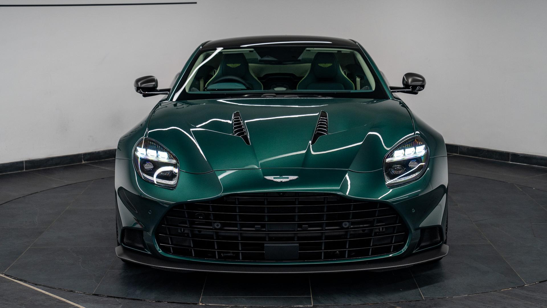 Aston Martin Vanquish Photo 5dd479ae-9917-4741-8515-5aa784eb6641.jpg