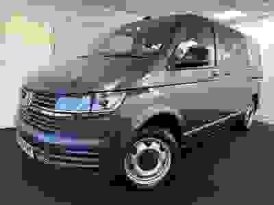 Used 2020 Volkswagen Transporter Shuttle 8 SEATER DIESEL 2.0 TDI S Minibus Double Cab 5dr Diesel Manual SWB Euro 6 (s/s) (110 ps) at Hodgson Car Sales