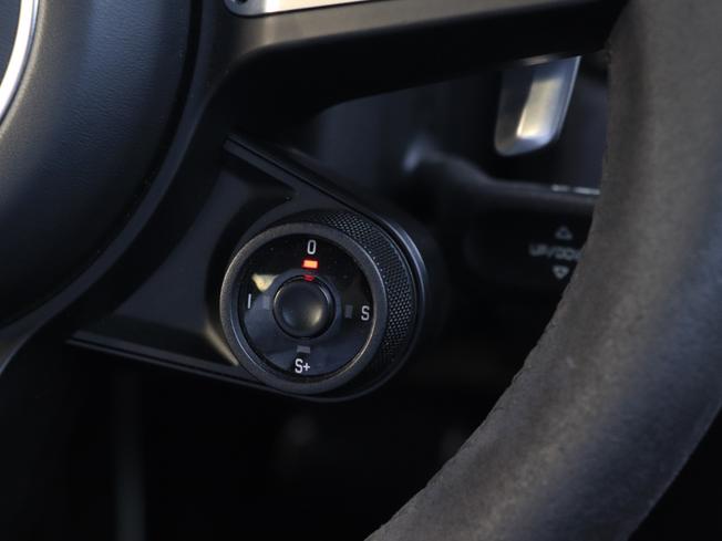 PORSCHE 911 Photo 25