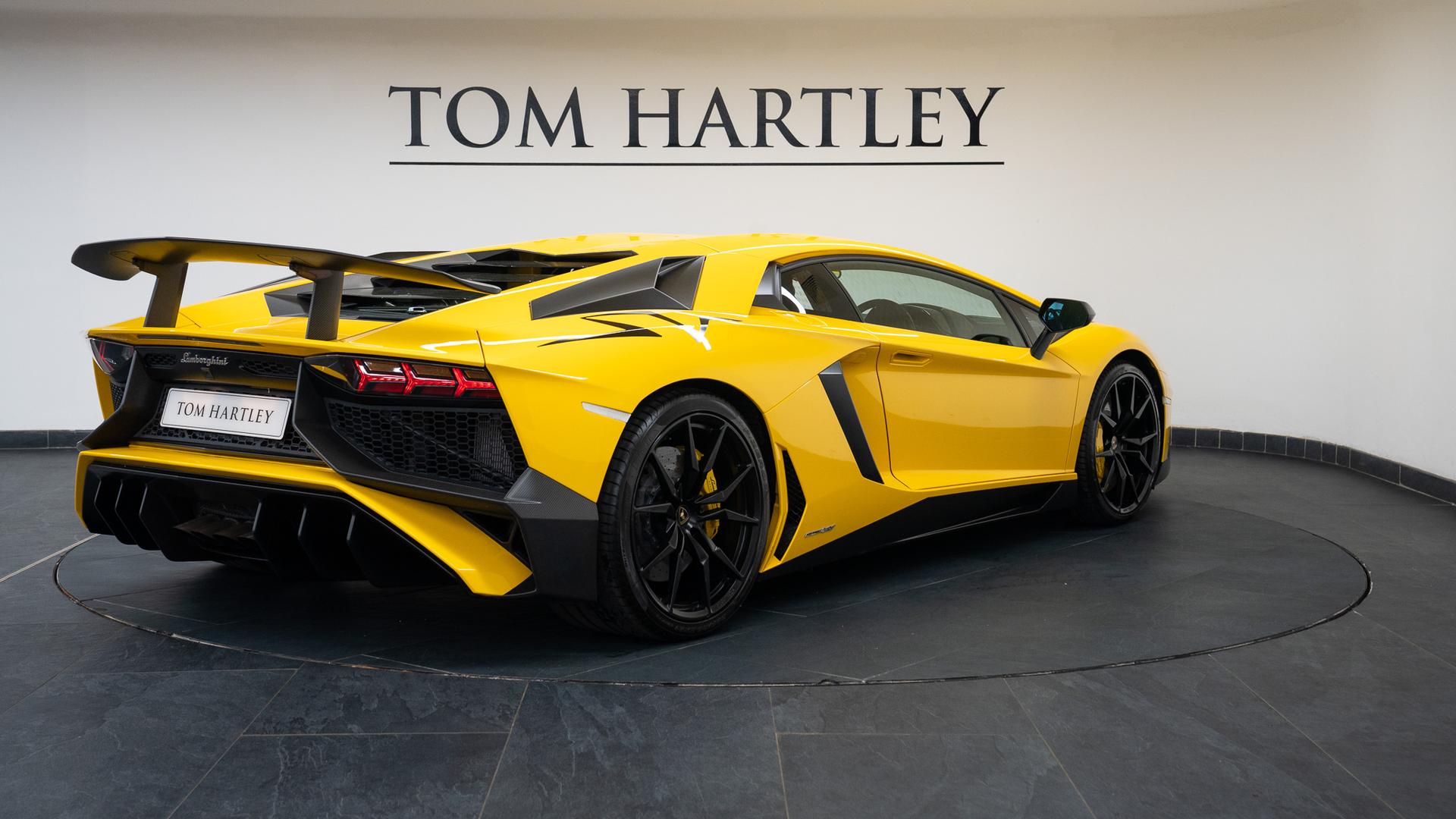 LAMBORGHINI Aventador Photo 5df52a54-c110-4565-9354-cc7344f4b418.jpg