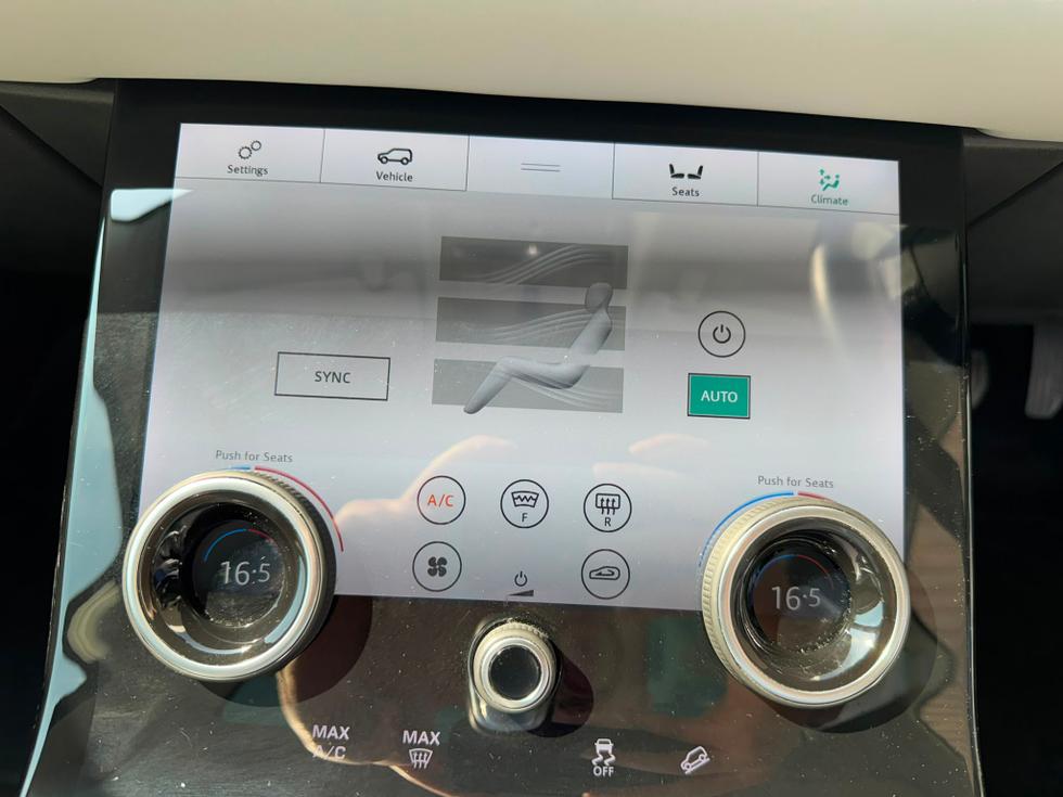 Land Rover Range Rover Evoque Photo 5dfe7399-92db-4636-8172-b68564d5a831.jpeg