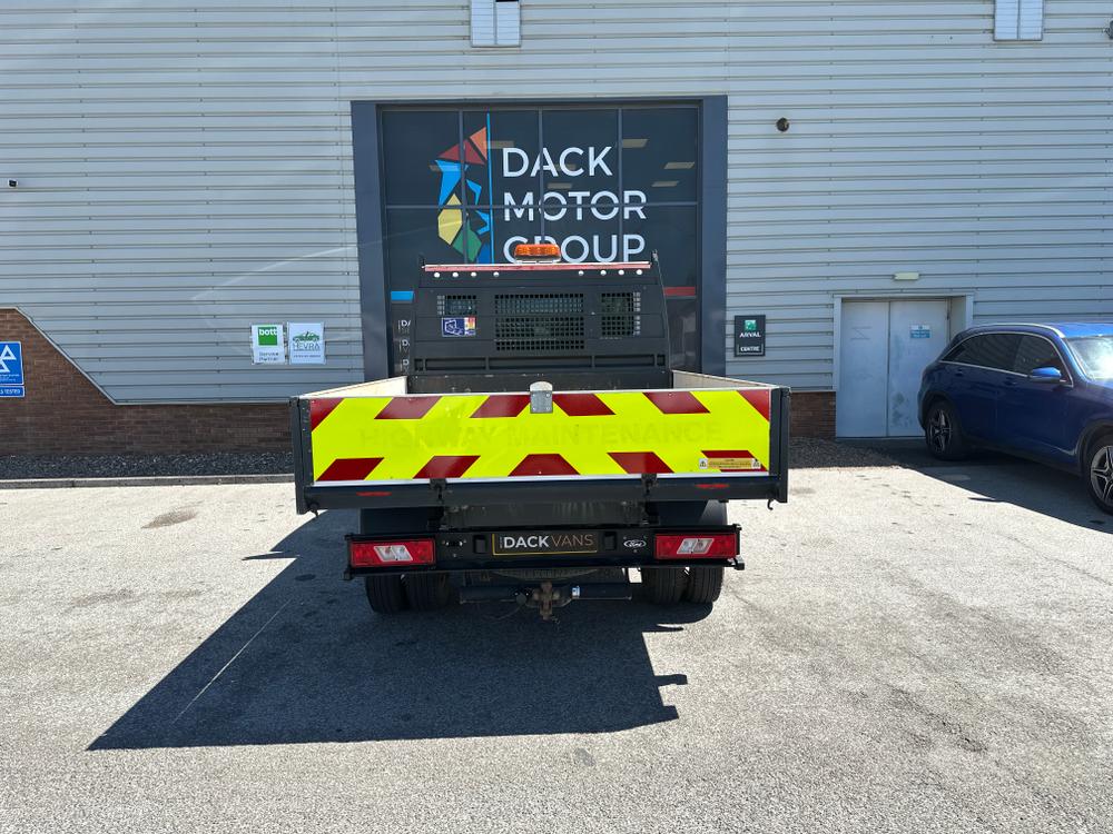 Ford Transit Photo 5e03e581-ac74-4581-bfc2-d0afee4afaa2.jpg