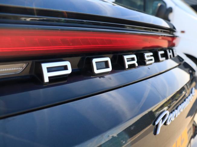 PORSCHE Panamera Photo 20