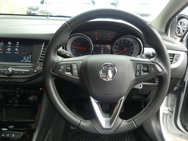 Vauxhall Astra Photo 5e28e8cc-93c6-4c78-8bb9-2f83ec930280.jpg