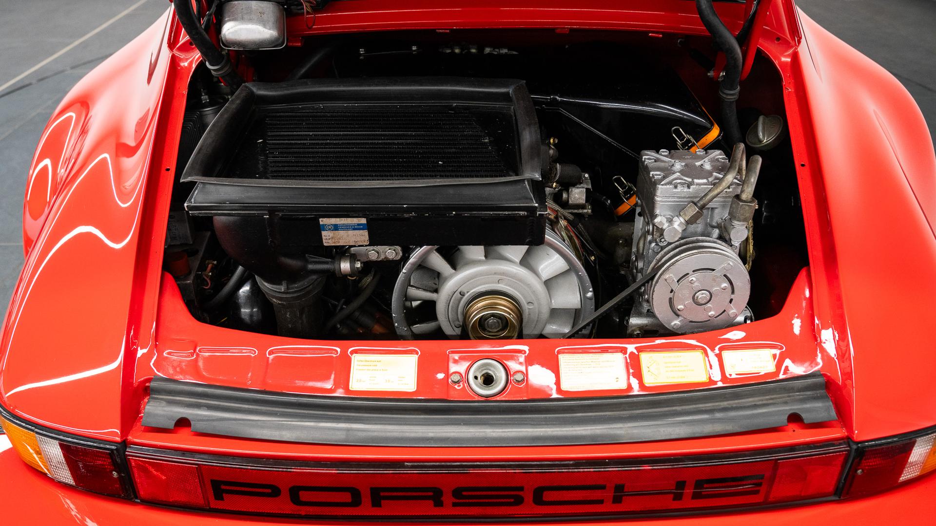 Porsche 911 Photo 5e3448ae-22e3-41f5-8bbf-f5afc4bf361e.jpg