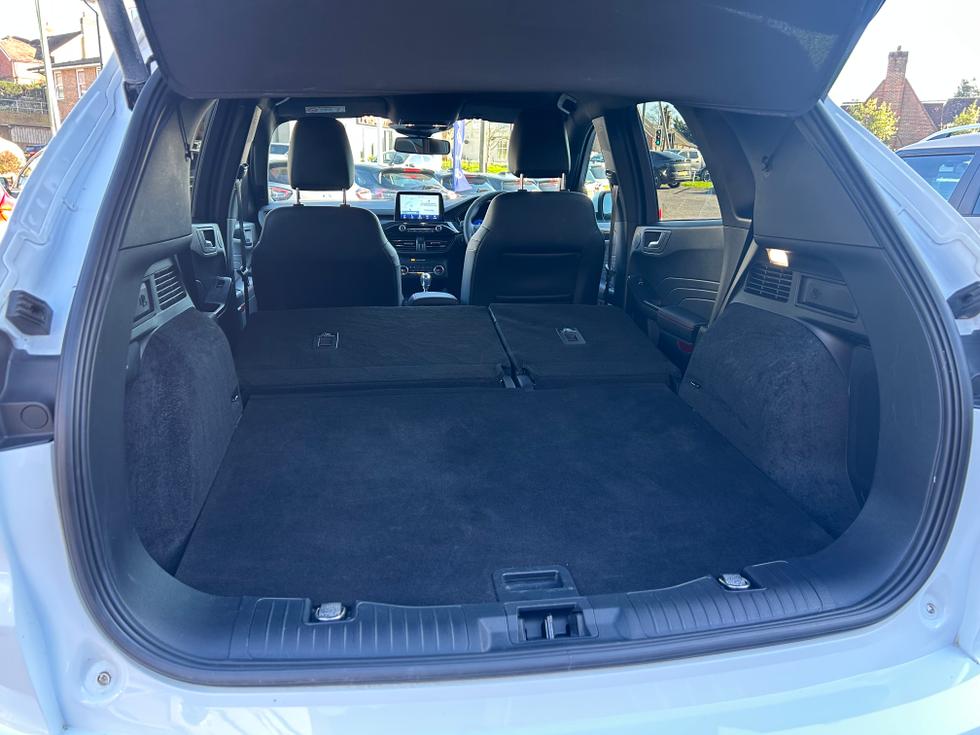 Ford Kuga Photo 5e405348-604c-419e-be47-6f13244fd506.jpeg