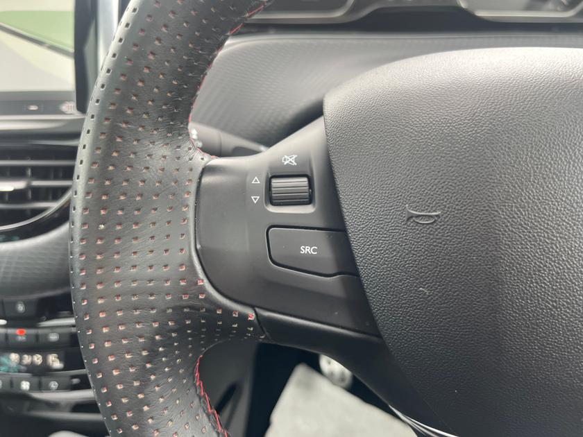 Peugeot 2008 Photo 5e435e0e-46d9-47f4-a37d-12fc7c9d9778.jpg