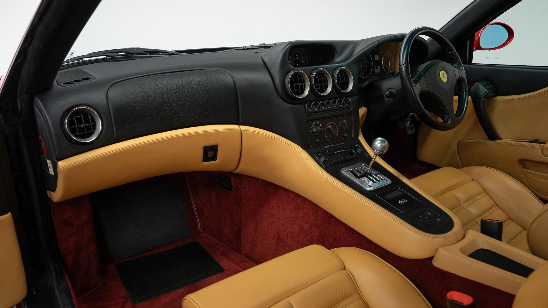 Ferrari 550 Photo 5e464120-9626-4468-85a0-4b492be34867.jpg