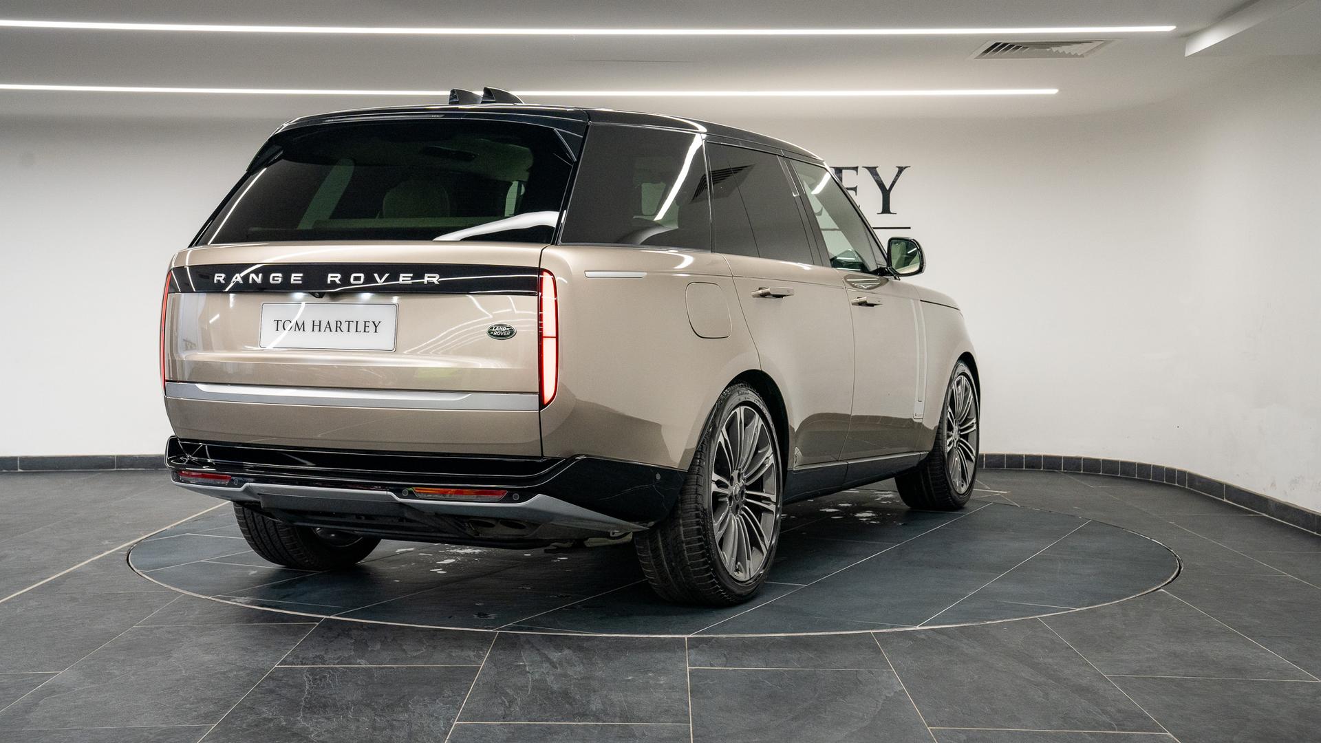 Land Rover Range Rover Photo 5e4fa8d1-2e6d-404f-a3af-8e77ed268a4c.jpg