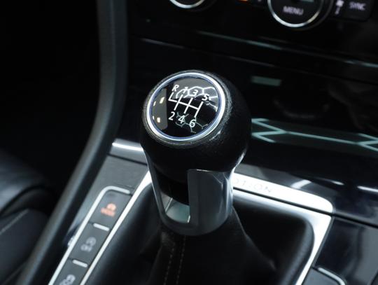 Volkswagen Golf Photo 5e5a3990-afb8-46a8-9689-9a0cfb4fd25b.jpg