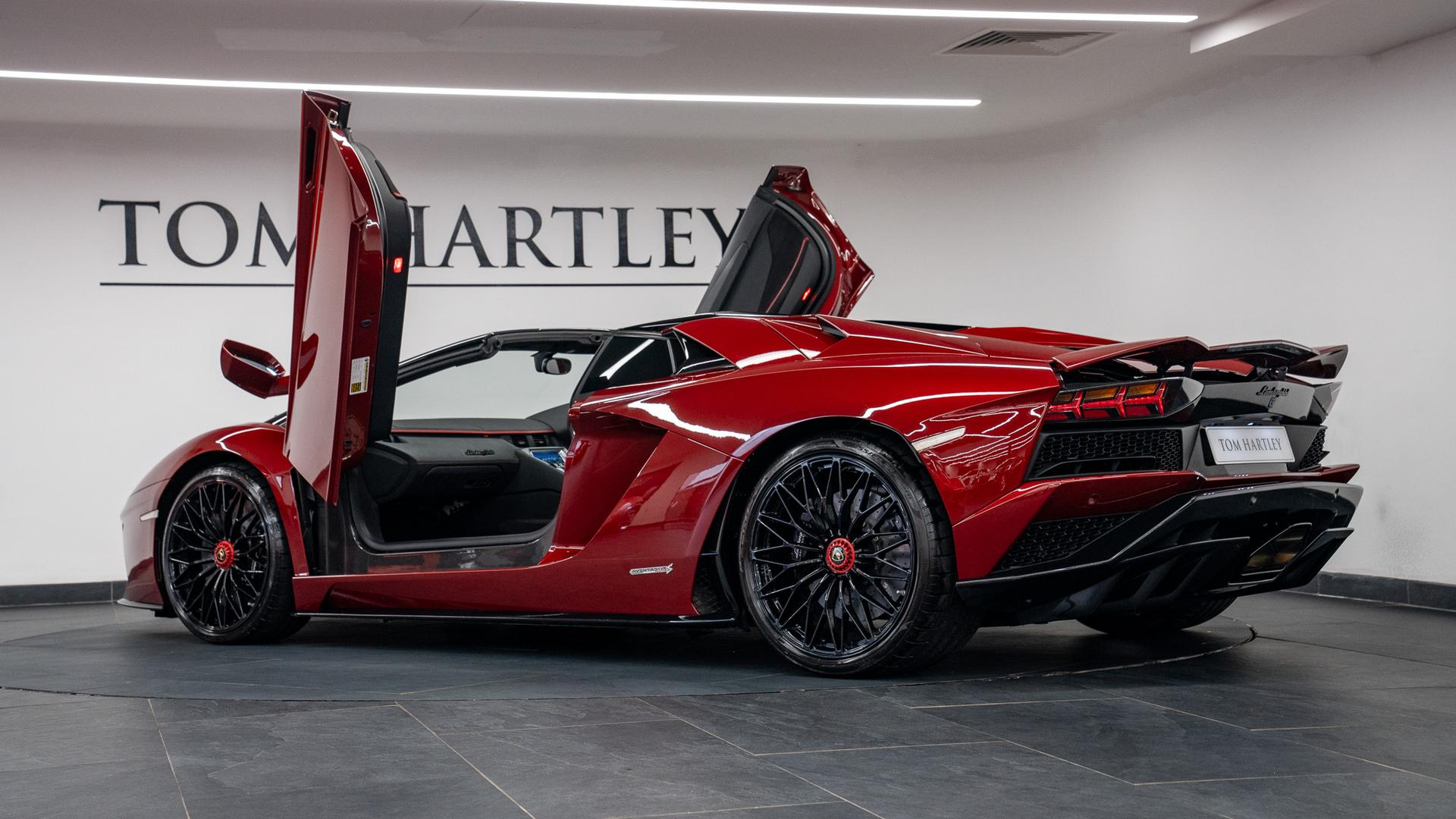 LAMBORGHINI Aventador Photo 5e617aff-d09b-477f-9b0d-23f5136af915.jpg