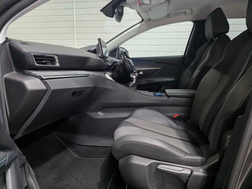 Peugeot 3008 Photo 5e8542cd-614f-469c-b799-f1af7a696b7a.jpg