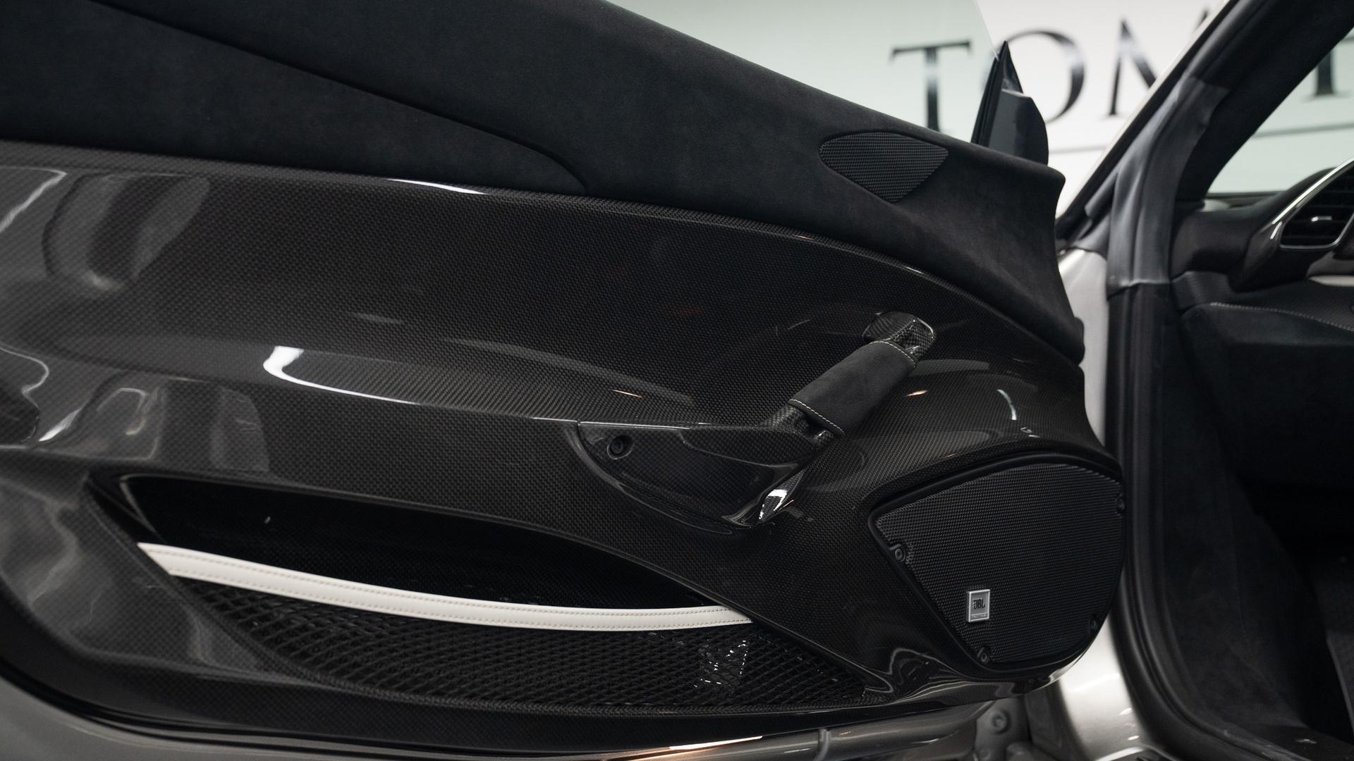 Ferrari 488 Photo 5e890bff-ced7-47cd-8a52-89205680bb81.jpg