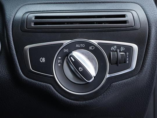 Mercedes-Benz C Class Photo 5e90a079-8359-4423-addc-d5486a9798fc.jpg