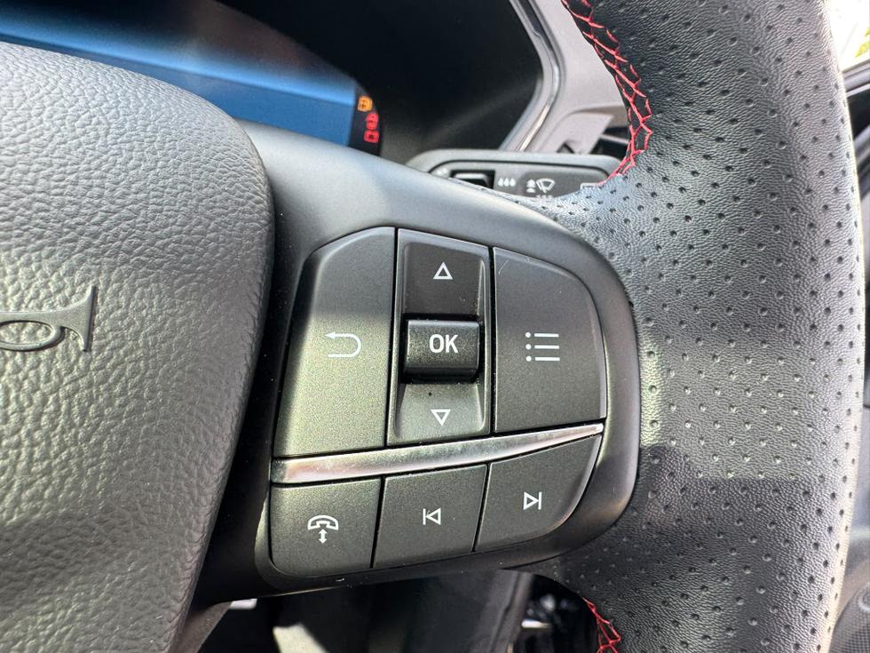 Ford Kuga Photo 5e92671a-61a9-48b0-a228-8fbedfe94c04.jpeg