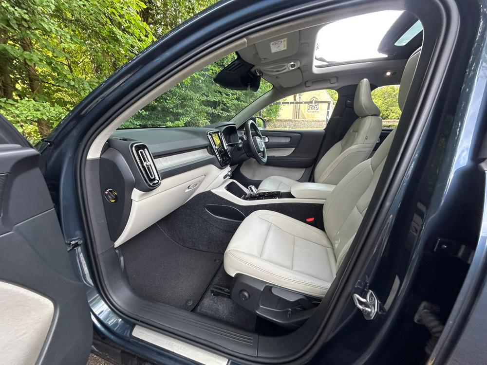 Used Volvo XC40 HG70AAO 30