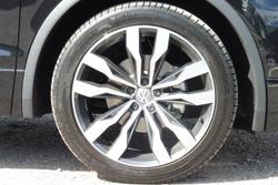 VOLKSWAGEN Tiguan Photo 5