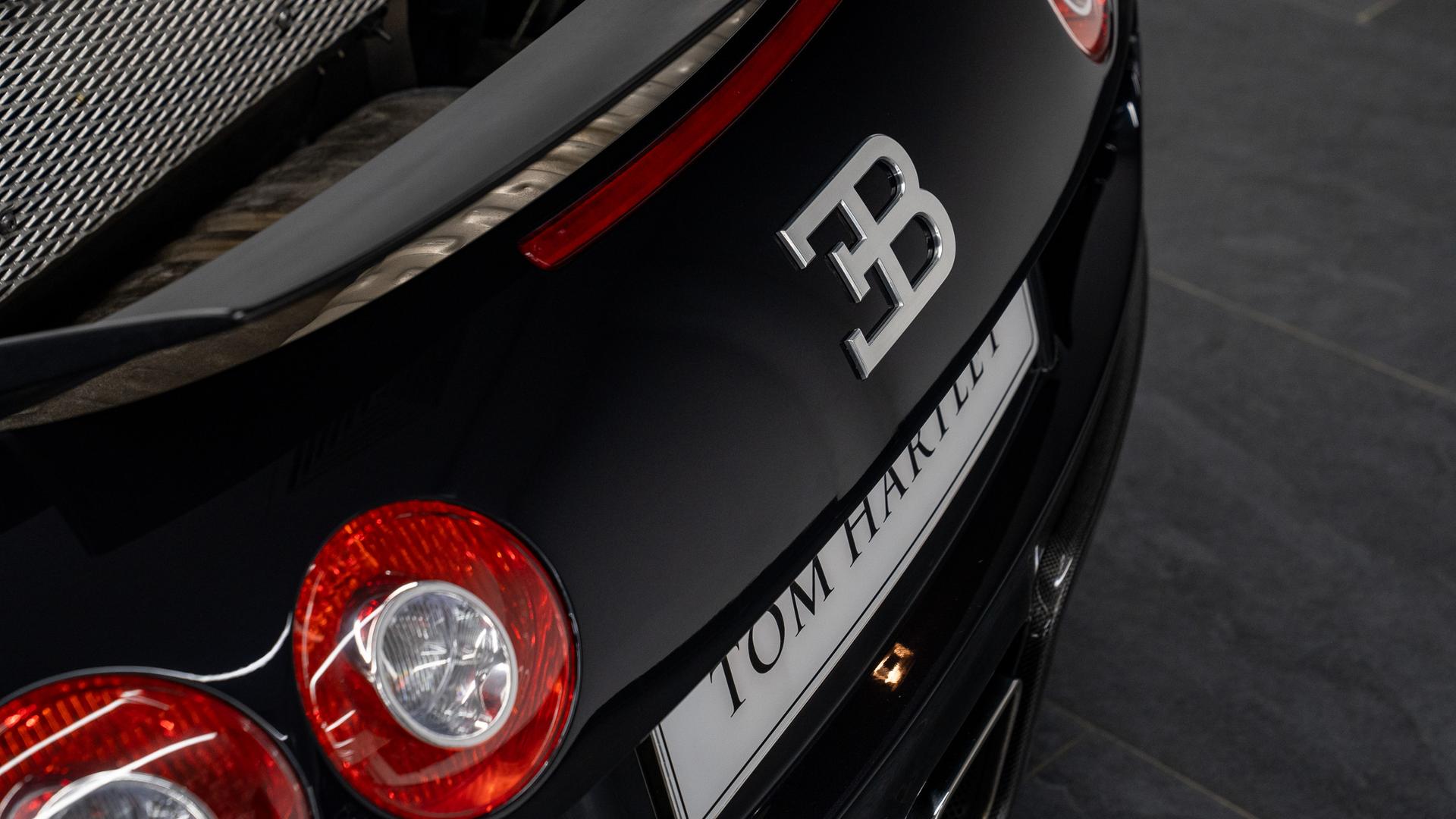 Bugatti Veyron Photo 5ece5f35-5ca5-4740-839a-8dce81359c81.jpg