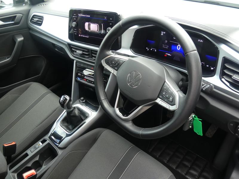 Volkswagen T-Roc Photo 5ed16a71-ee0c-4dce-80a2-aa26e5c83e89.jpg