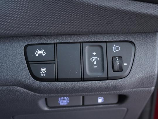 Hyundai IONIQ Photo 5ee51fdd-fe95-465a-9ed6-99b5bd555319.jpg