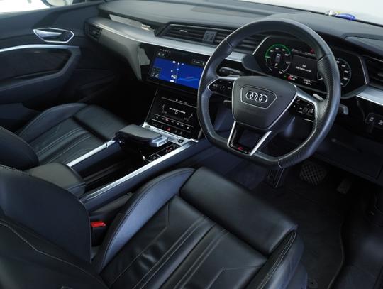 Audi e-tron Photo 5ef93d09-291b-47d3-bbab-dfff7e89da13.jpg
