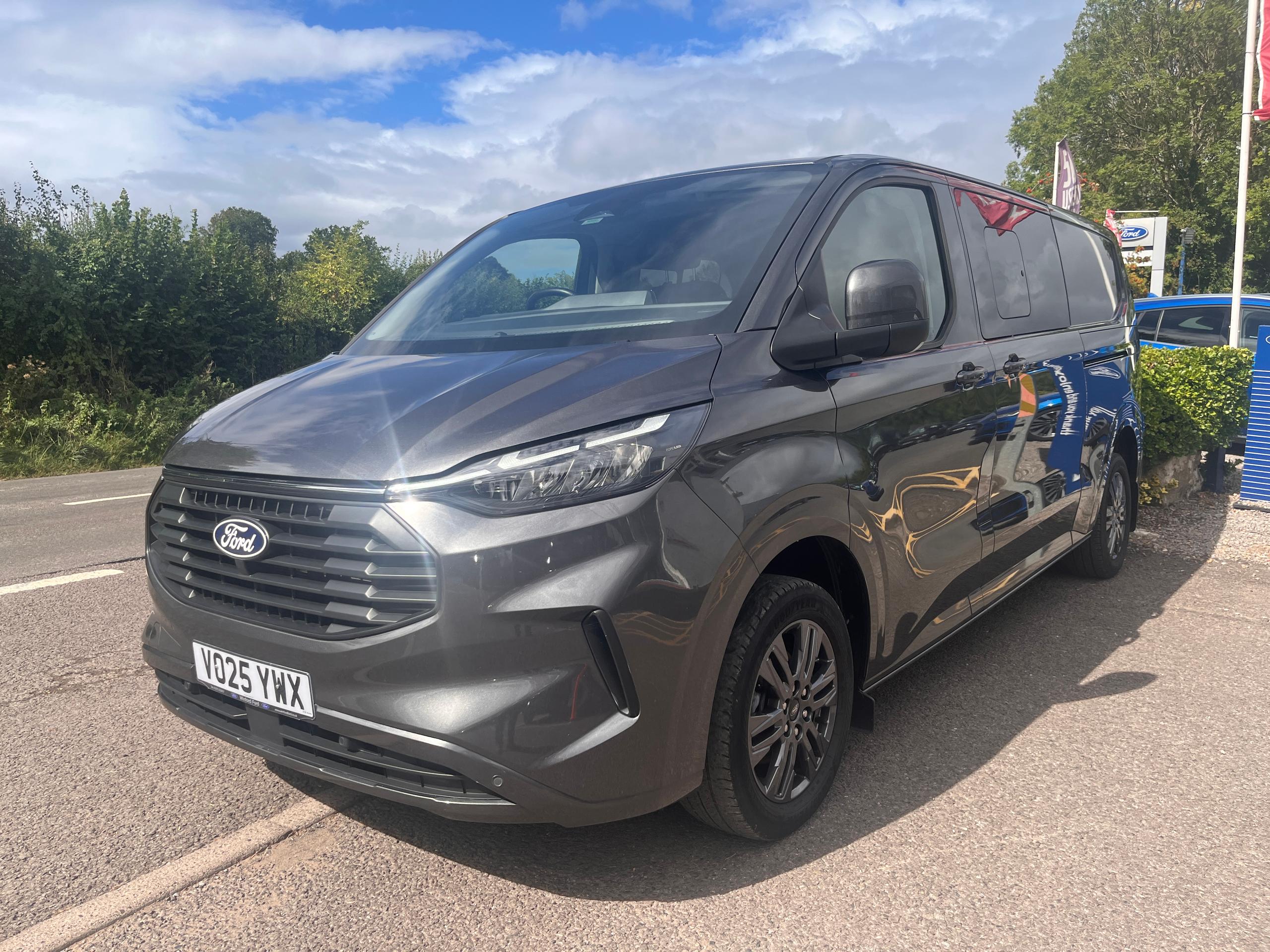 Used Ford TRANSIT CUSTOM VO25YWX 3