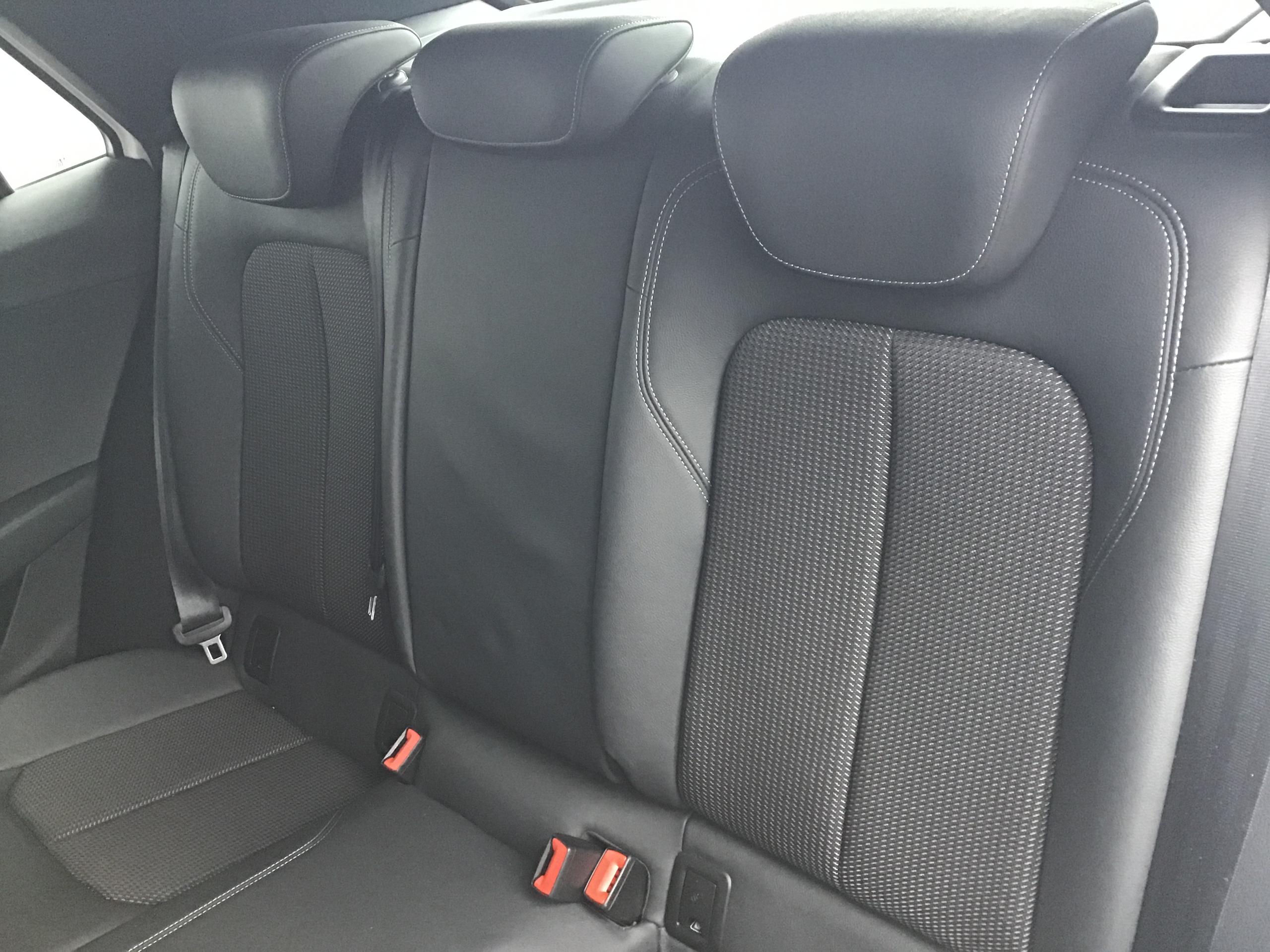 Audi Q2 Photo 13