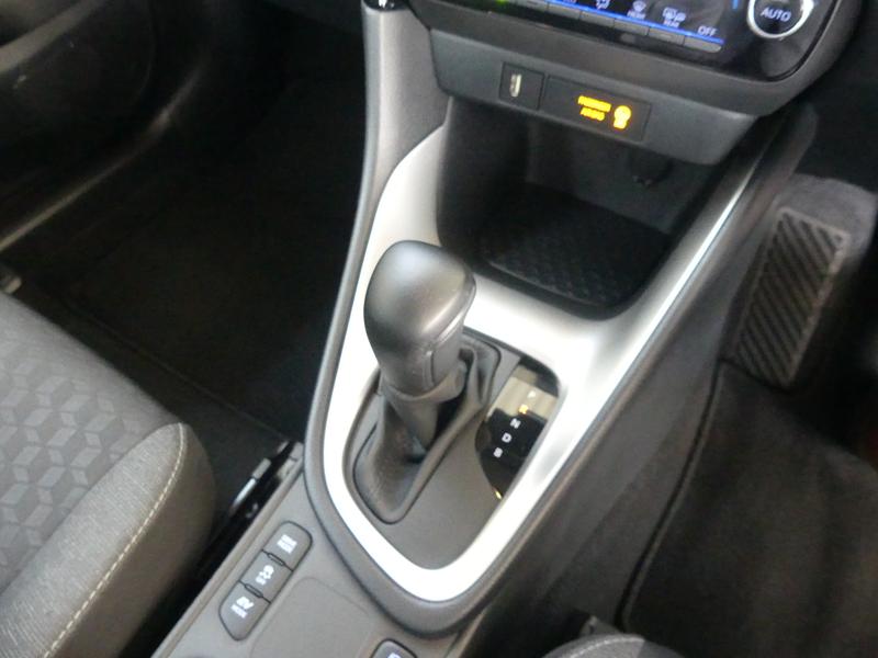 Toyota Yaris Photo 5f201770-6153-42bd-9e3d-87985c2c5d5a.jpg