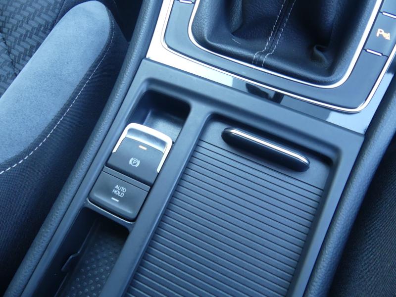 Volkswagen Golf Photo 5f43c655-d923-4170-bea3-d03aa0d499c3.jpg