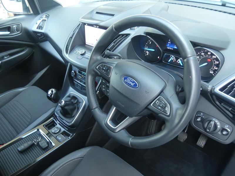 Ford Kuga Photo 5f568834-598d-4d6e-b848-a4bbfabe0c57.jpg