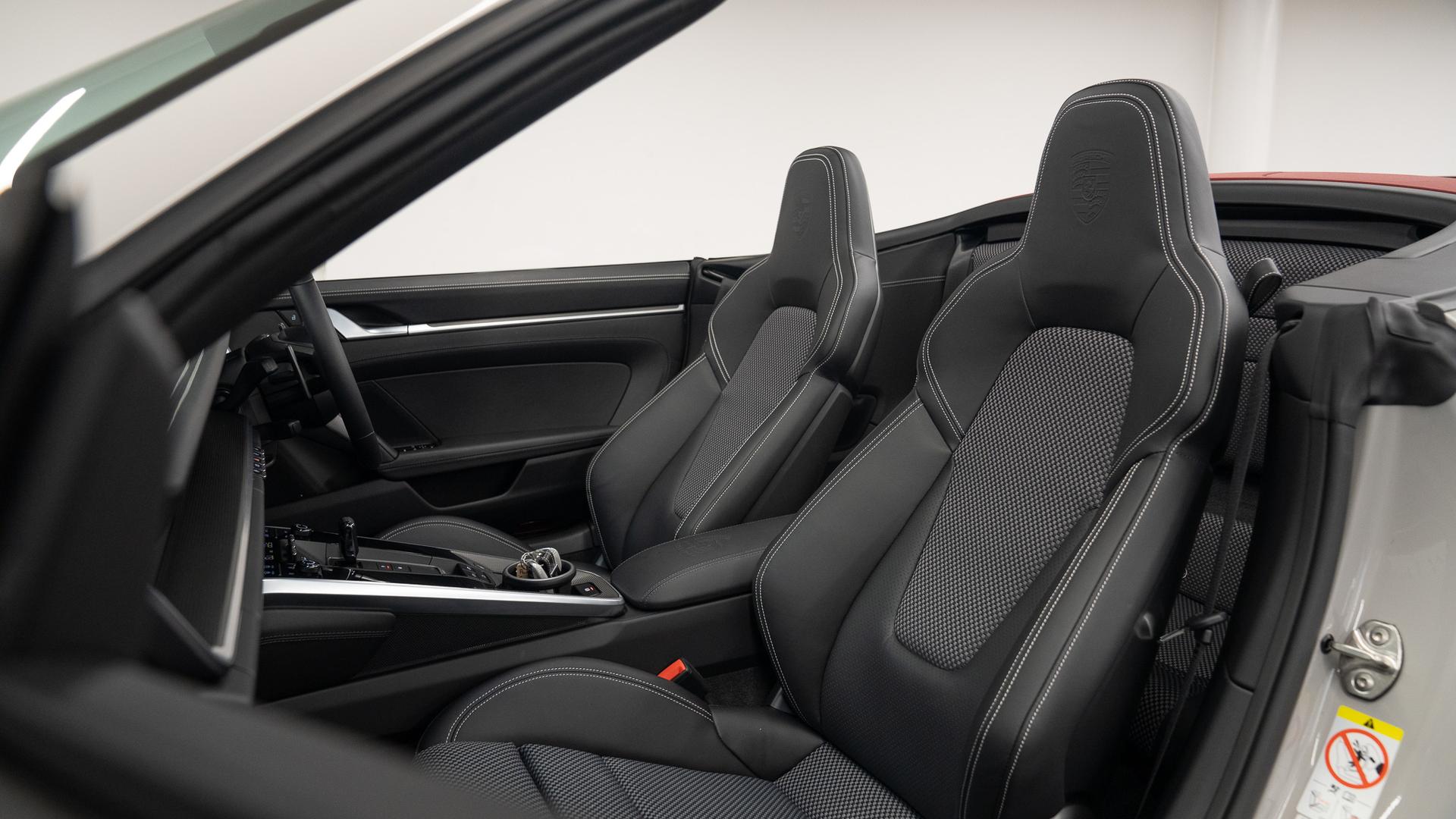 Porsche 911 Photo 5f57f18e-282e-4e0f-a6bf-c80be35e5435.jpg