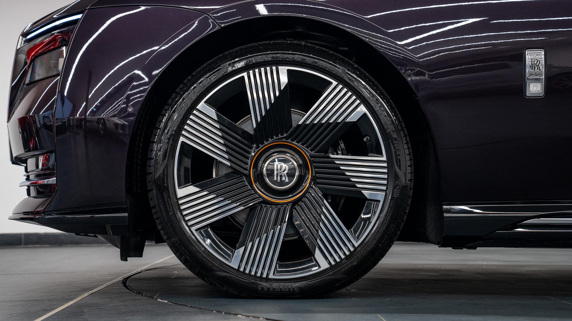 Rolls-Royce Spectre Photo 5f58914a-4013-4698-a62c-f14aa1ad732f.jpg