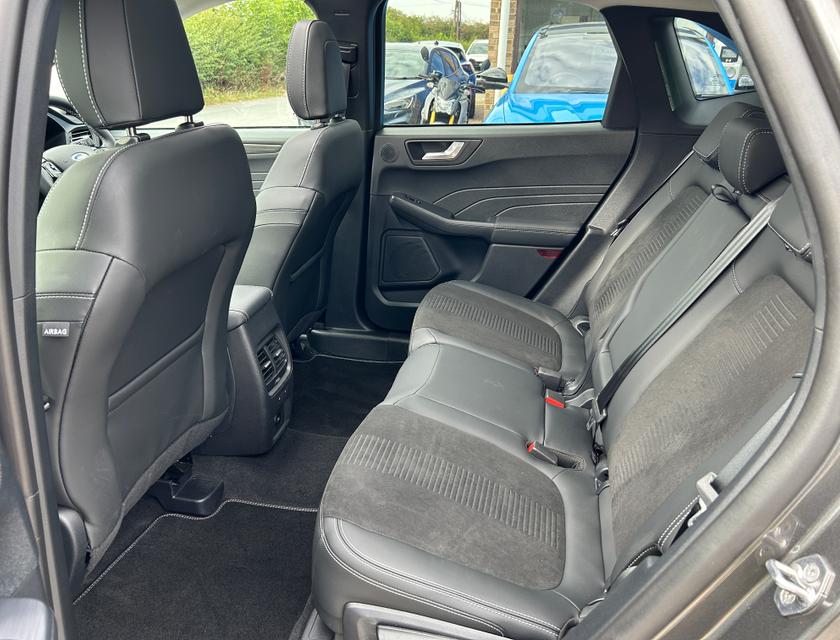 Ford Kuga Photo 5f5b2085-ea02-4c16-87e3-9ed71d5b66f4.jpg
