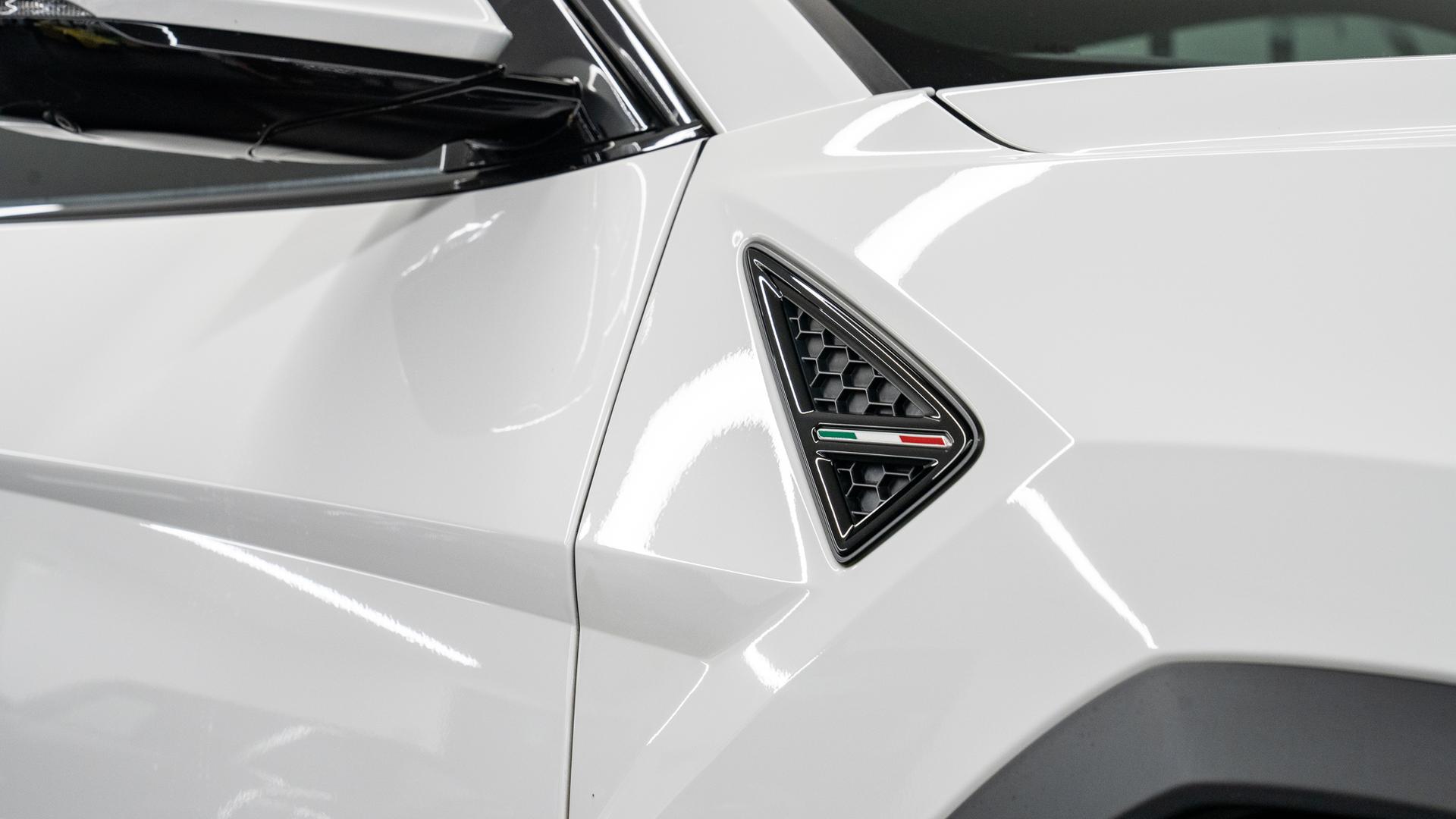 Lamborghini Urus Photo 5f6612c1-dc8d-4398-b46f-347761922c0f.jpg