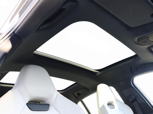 PORSCHE Panamera Photo 10